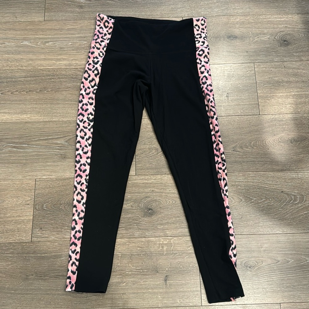 Victoria Sport pink leopard yoga pants